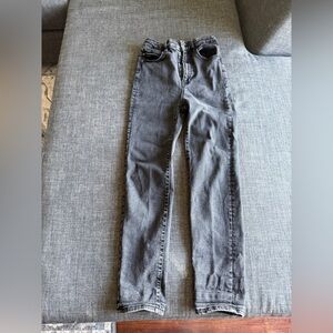 Stradivarius Mom Slim Straight Black Stretch Denim Jeans. High Rise.